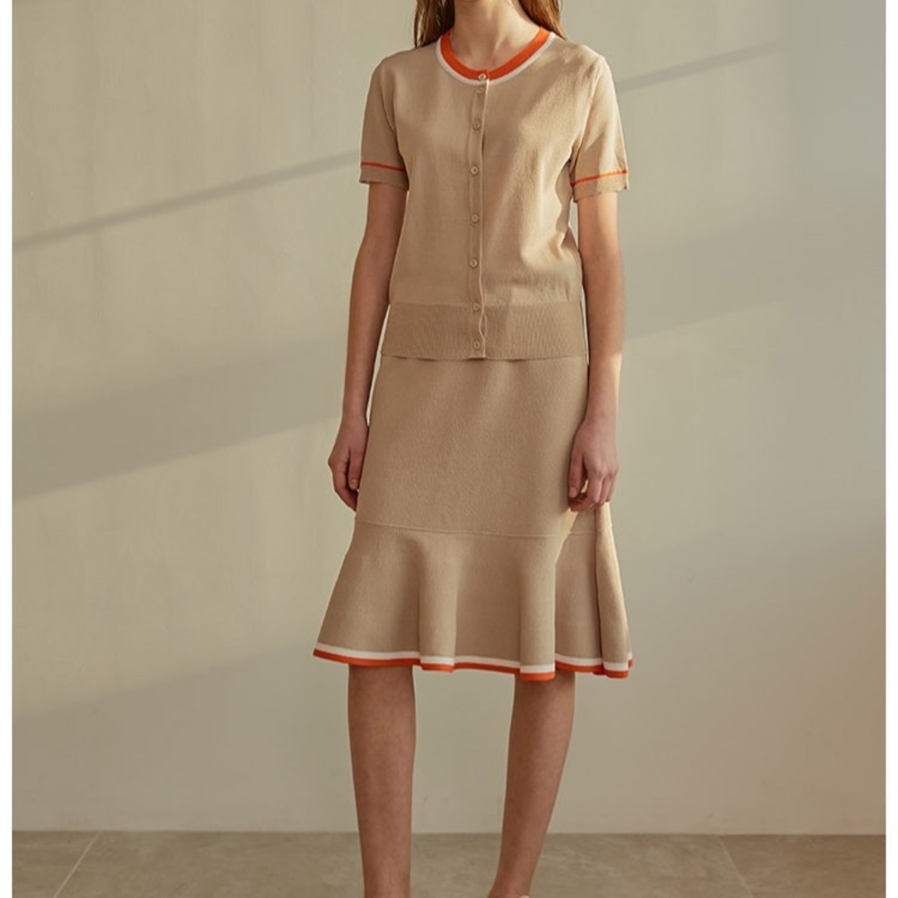 NWT Korean brand Among Flare knit Skirt - Beige Maillard